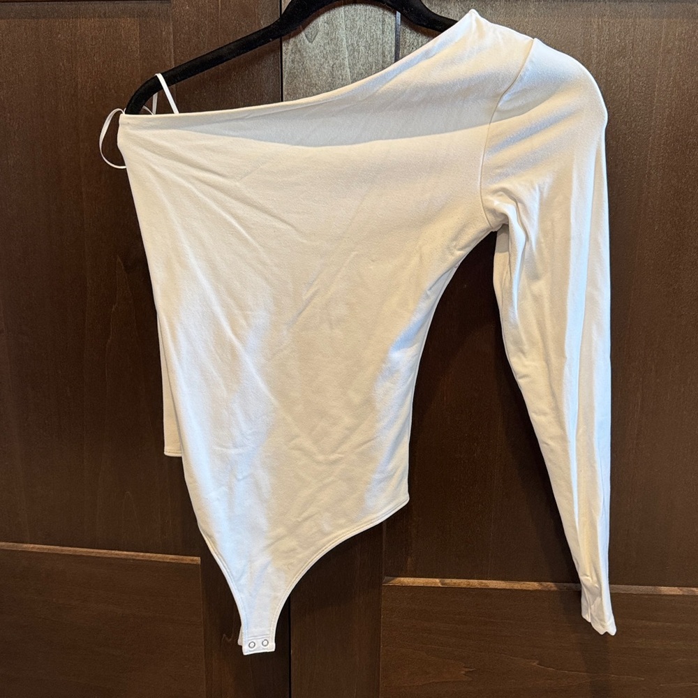 Abercrombie & Fitch Off-Shoulder White Bodysuit